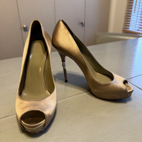GUCCI Gold (37.5) Silk Platform Pump + Crystal Ball heel detail - Picture 1 of 8